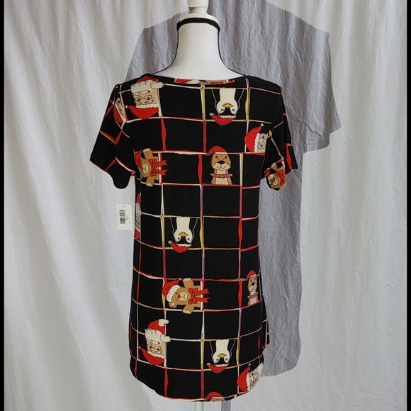 LuLaRoe Holiday Classic Tee - Picture 2 of 7